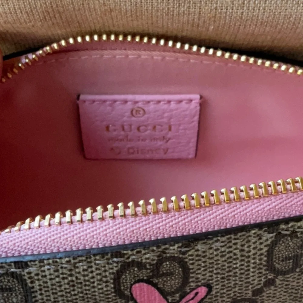 🎀🛍🎀  GUCCI X DISNEY DAISY DUCK PENCIL CASE 🎀🛍🎀 NWT 🎀🛍🎀